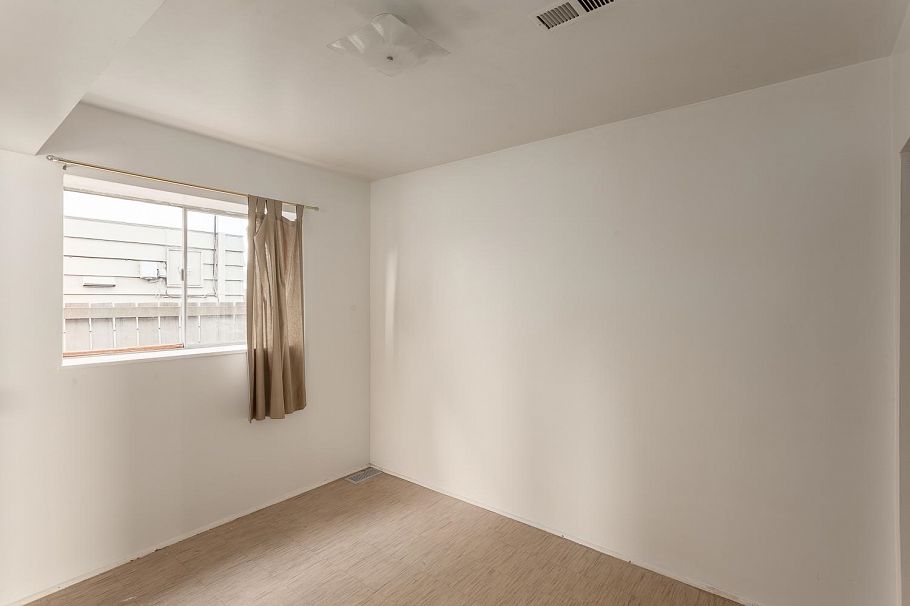 342 E 18th Street North Vancouver, BC - 27