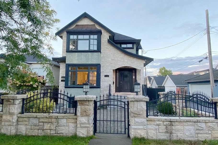 2721 W 21 Avenue Vancouver, BC - 10