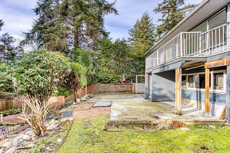 1025 Ridgewood Drive North Vancouver, BC - 16