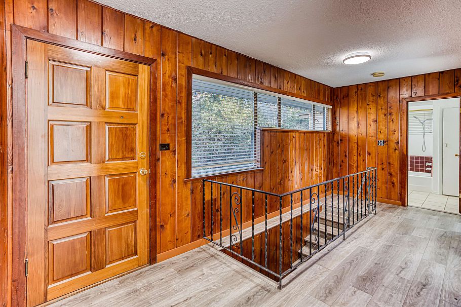 1025 Ridgewood Drive North Vancouver, BC - 5