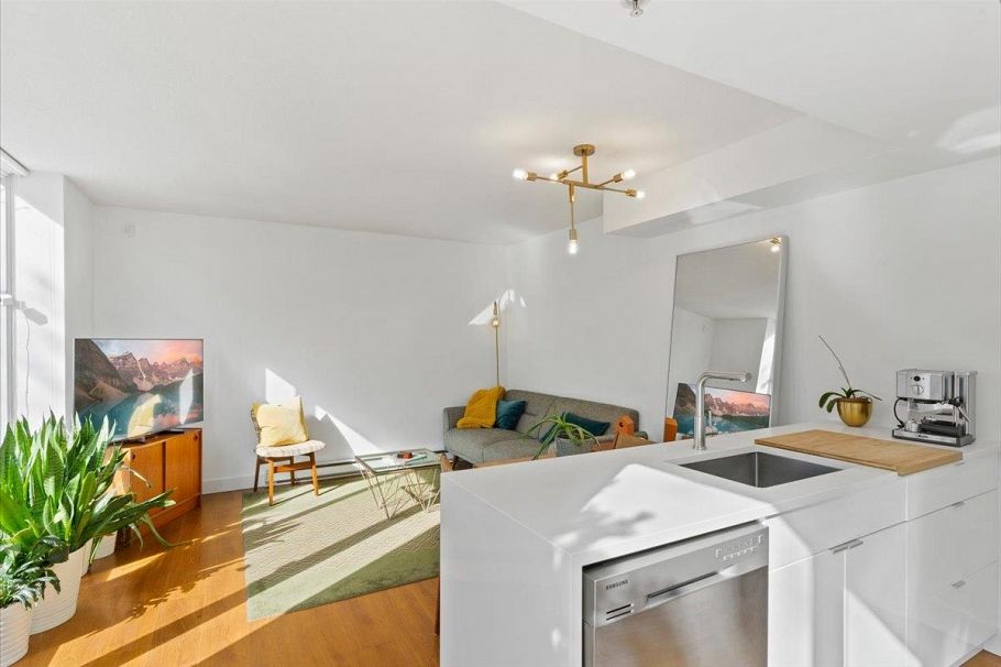 37 Keefer Place Vancouver, BC - 9