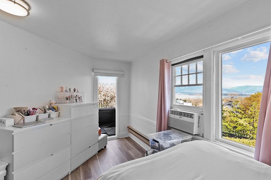 2516 Courtenay Street Vancouver, BC - 20