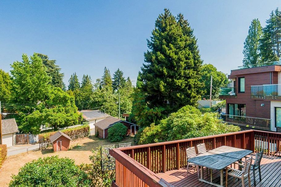 2516 Courtenay Street Vancouver, BC - 4