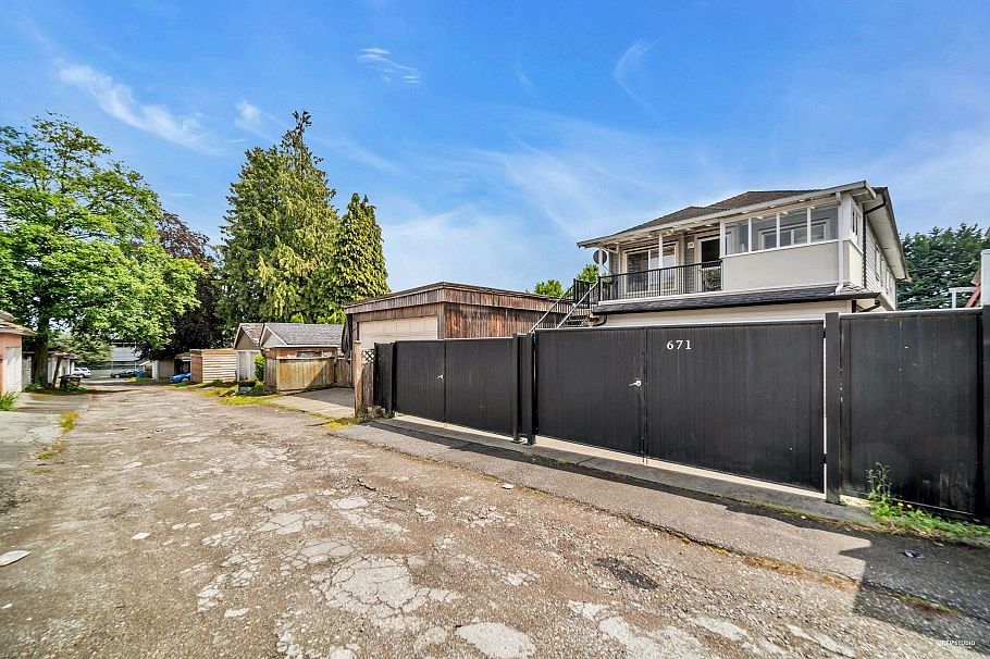 669 W 71st Avenue Vancouver, BC - 20