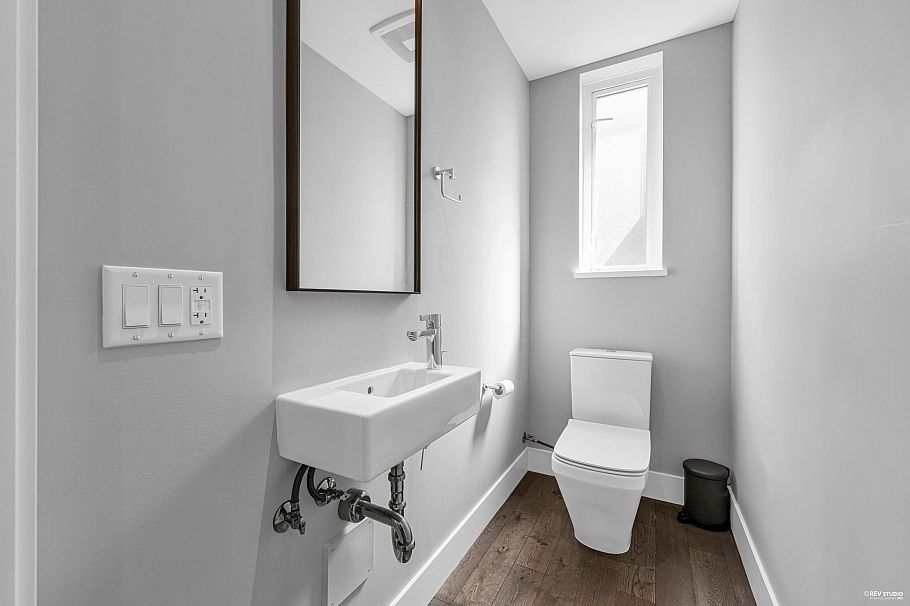 7478 Granville Street Vancouver, BC - 12