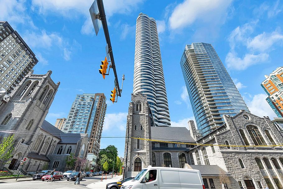 2008 1033 Nelson Street Vancouver, BC - 2