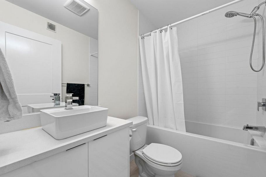 2476 E Pender Street Vancouver, BC - 28