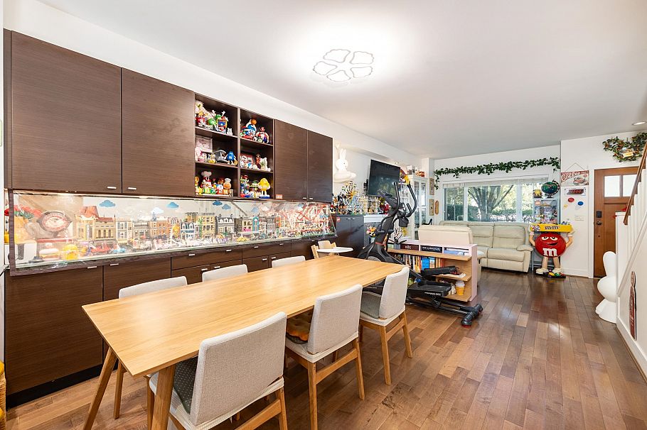 1016 W 45th Avenue Vancouver, BC - 18