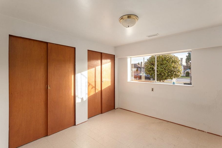 342 E 18th Street North Vancouver, BC - 29