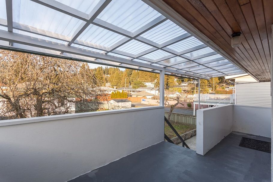 342 E 18th Street North Vancouver, BC - 31