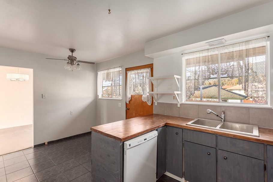 342 E 18th Street North Vancouver, BC - 22