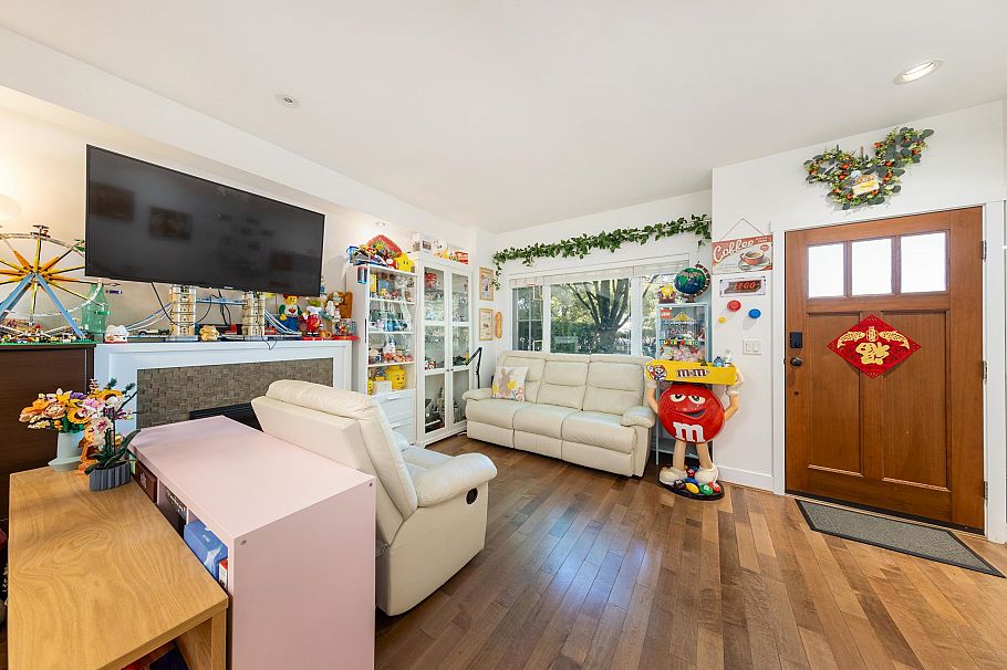 1016 W 45th Avenue Vancouver, BC - 11