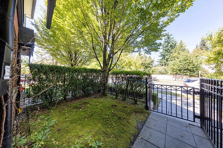 1016 W 45th Avenue Vancouver, BC - 4