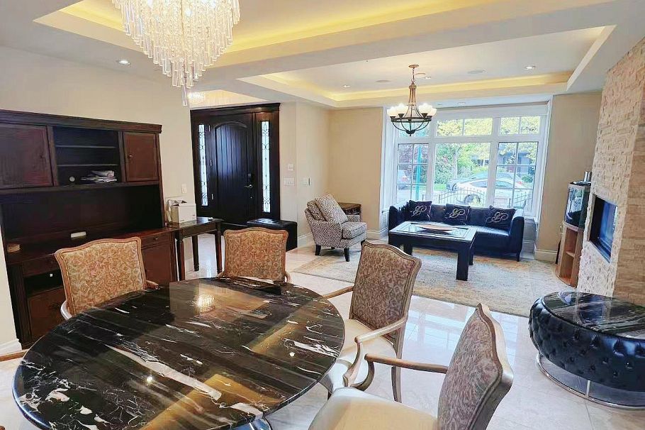 2721 W 21 Avenue Vancouver, BC - 3