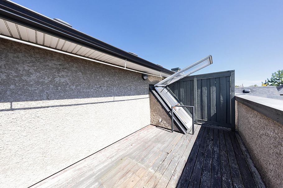 1016 W 45th Avenue Vancouver, BC - 29