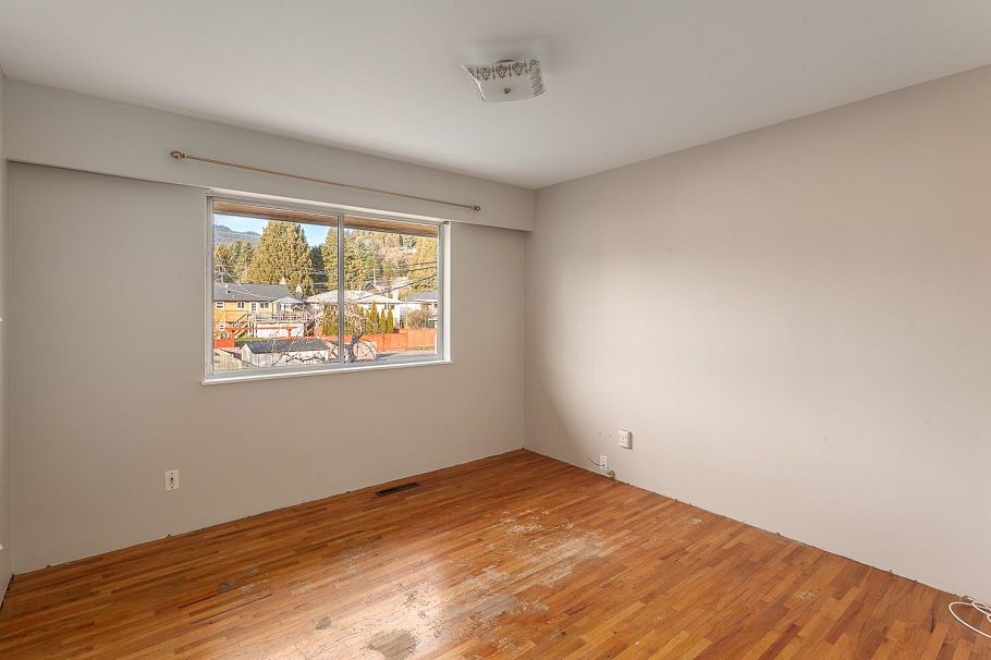 342 E 18th Street North Vancouver, BC - 24