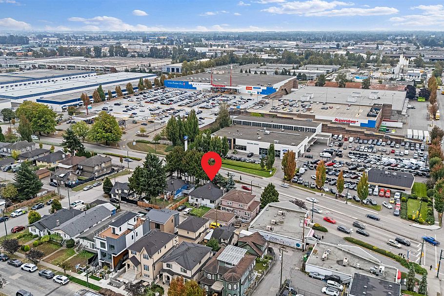 249 SE Marine Drive Vancouver, BC - 3