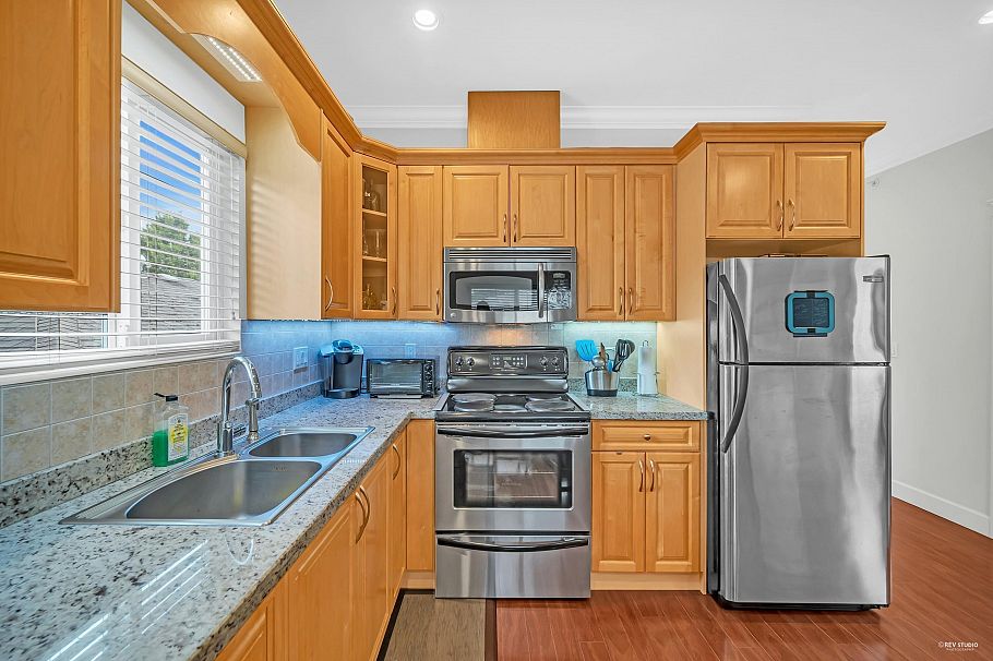 669 W 71st Avenue Vancouver, BC - 12