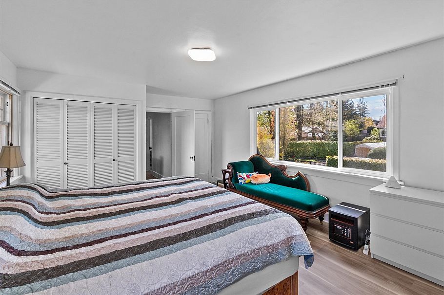 2516 Courtenay Street Vancouver, BC - 16