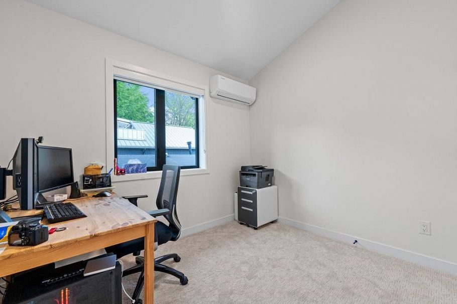 2476 E Pender Street Vancouver, BC - 18