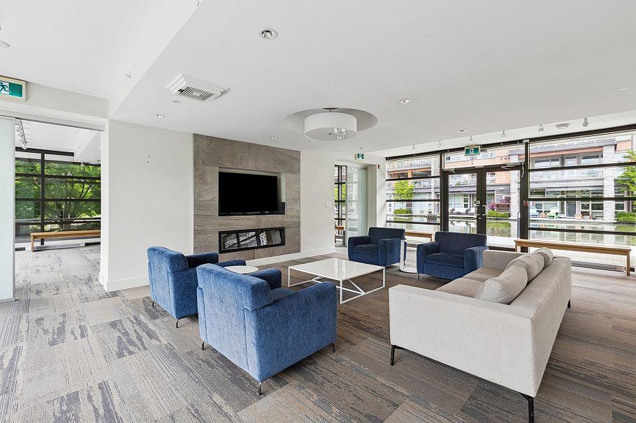 406 3606 Aldercrest Drive North Vancouver, BC - 34