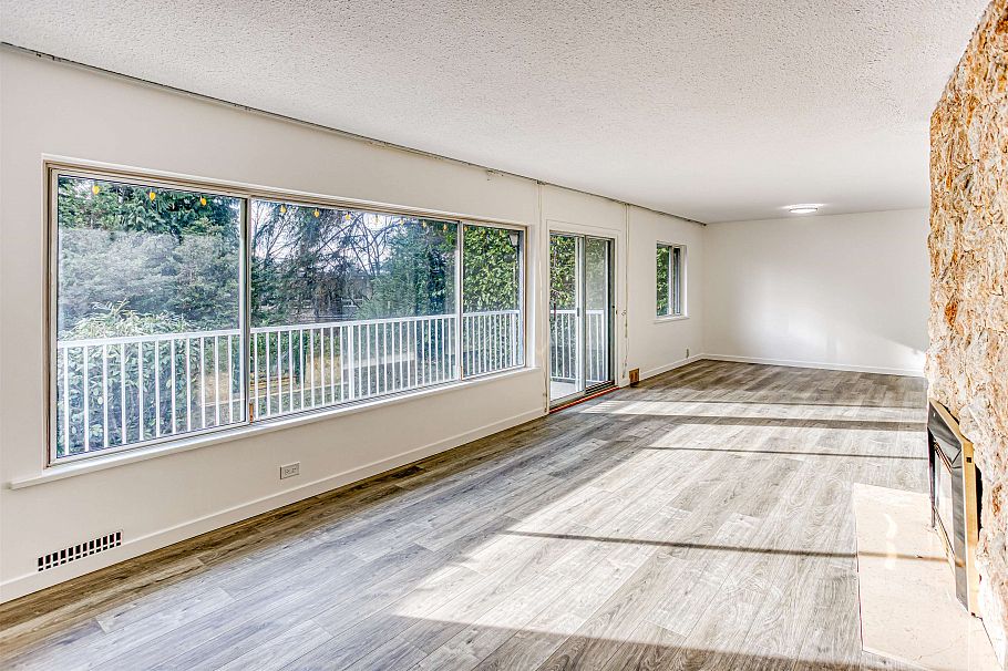 1025 Ridgewood Drive North Vancouver, BC - 10