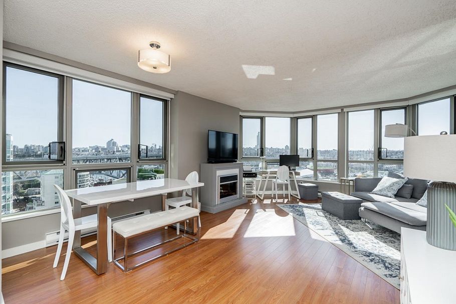 1402 1625 Hornby Street Vancouver, BC - 3