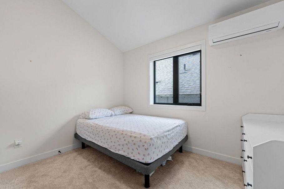 2476 E Pender Street Vancouver, BC - 15