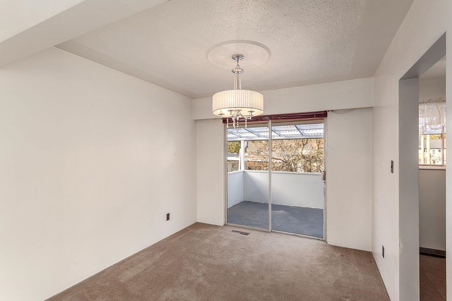 342 E 18th Street North Vancouver, BC - 18