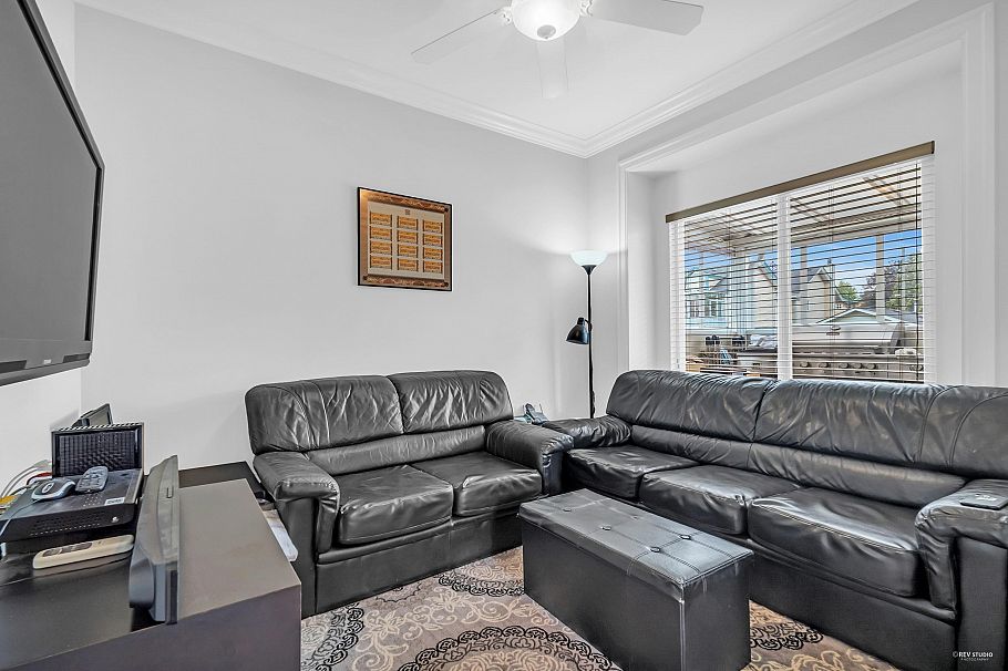 669 W 71st Avenue Vancouver, BC - 3