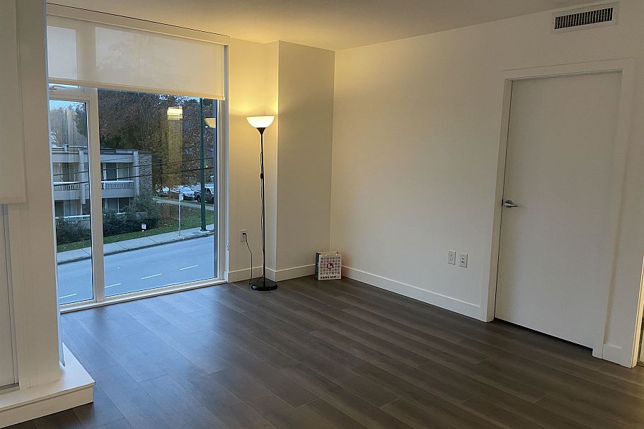 210 8138 Fraser Street Vancouver, BC - 9