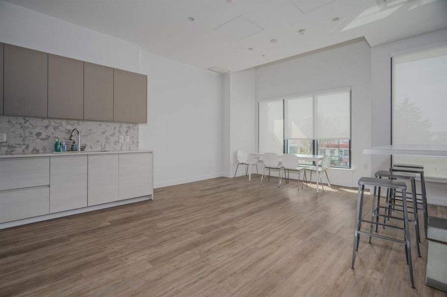 210 8138 Fraser Street Vancouver, BC - 25