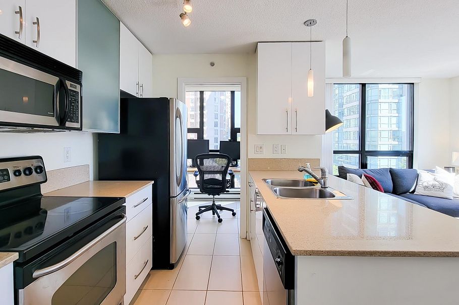 802 909 Mainland Street Vancouver, BC - 11