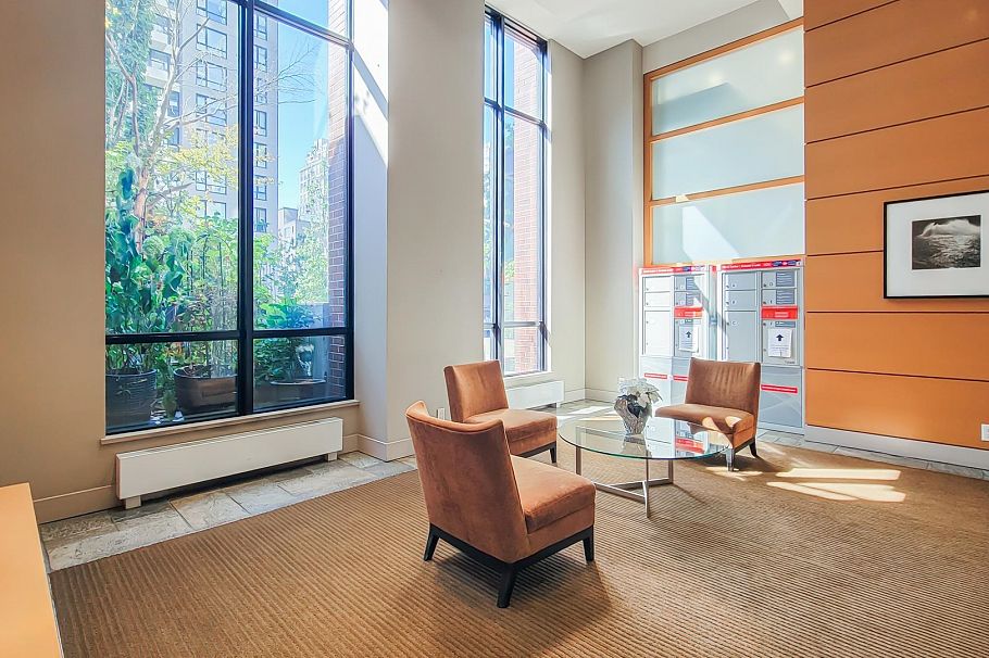 802 909 Mainland Street Vancouver, BC - 4