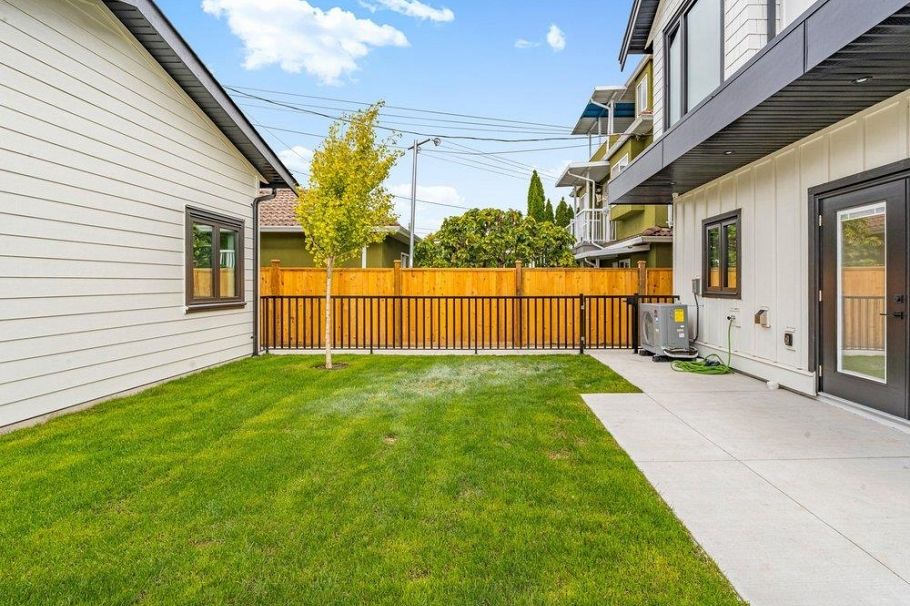 2 4257 Knight Street Vancouver, BC - 28