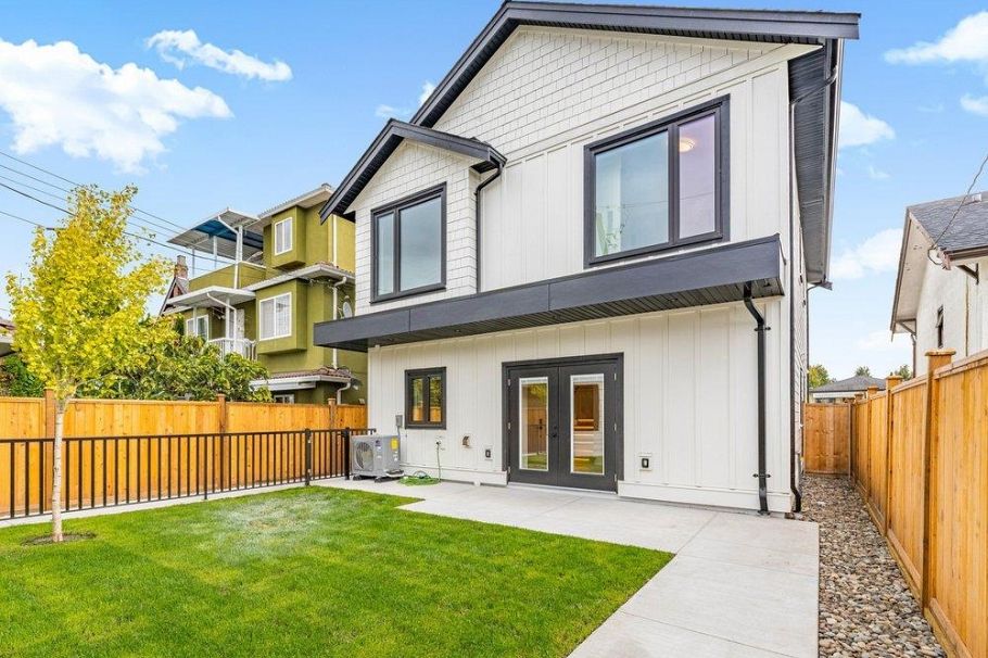 2 4257 Knight Street Vancouver, BC - 29