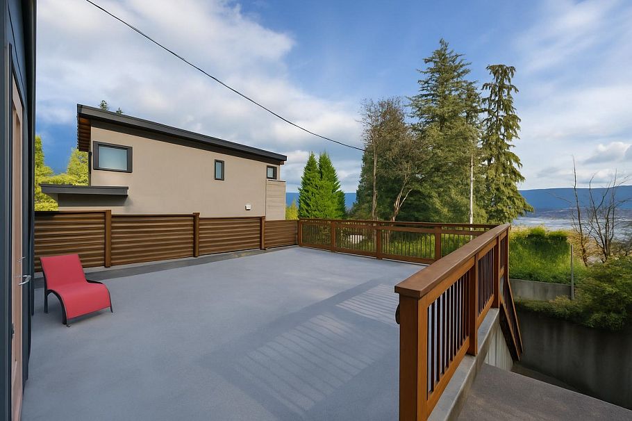 873 Baycrest Drive North Vancouver, BC - 15