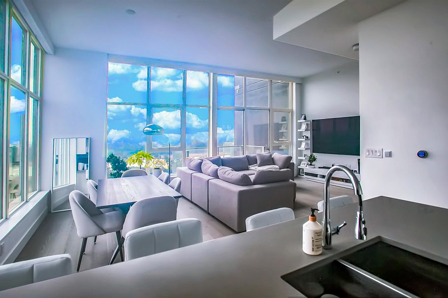 1602 3581 E Kent Avenue North Vancouver, BC - 4