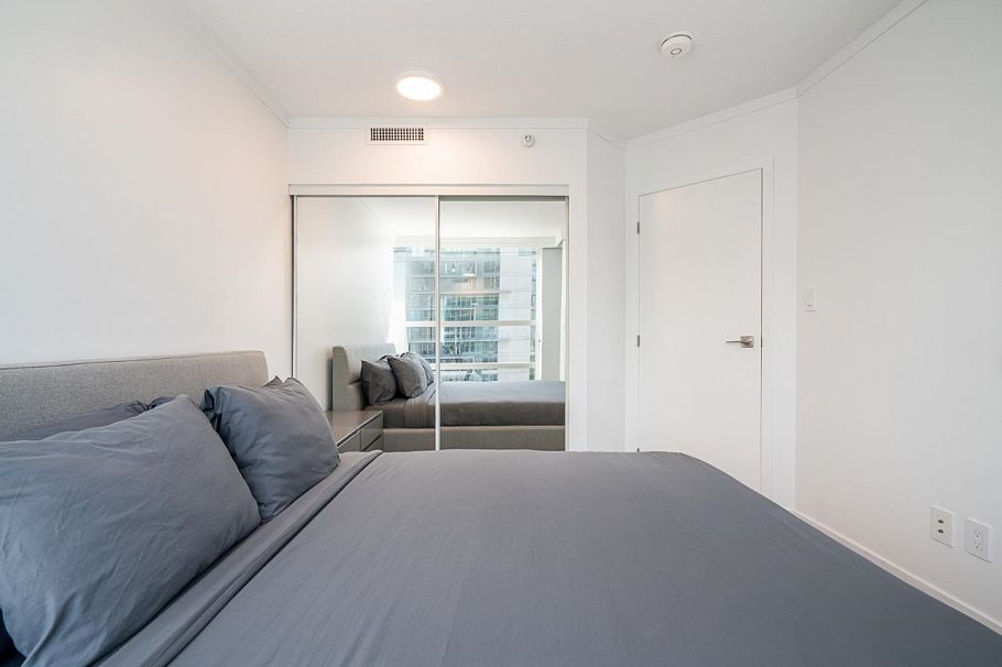 1201 1050 Burrard Street Vancouver, BC - 12