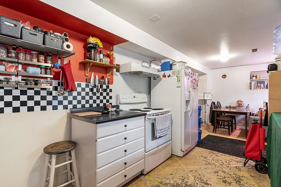 1830 E 1st Avenue Vancouver, BC - 29