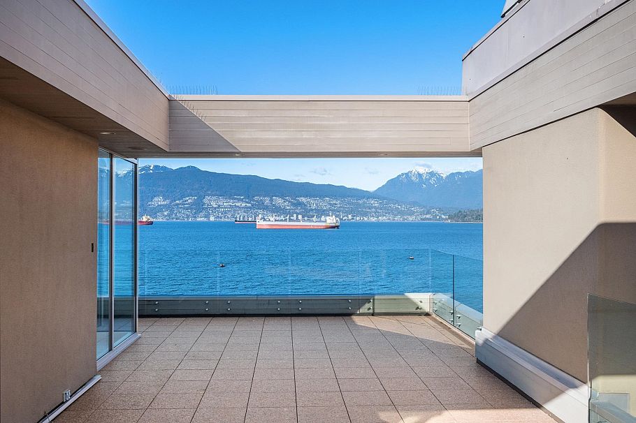 3513 Point Grey Road Vancouver, BC - 35