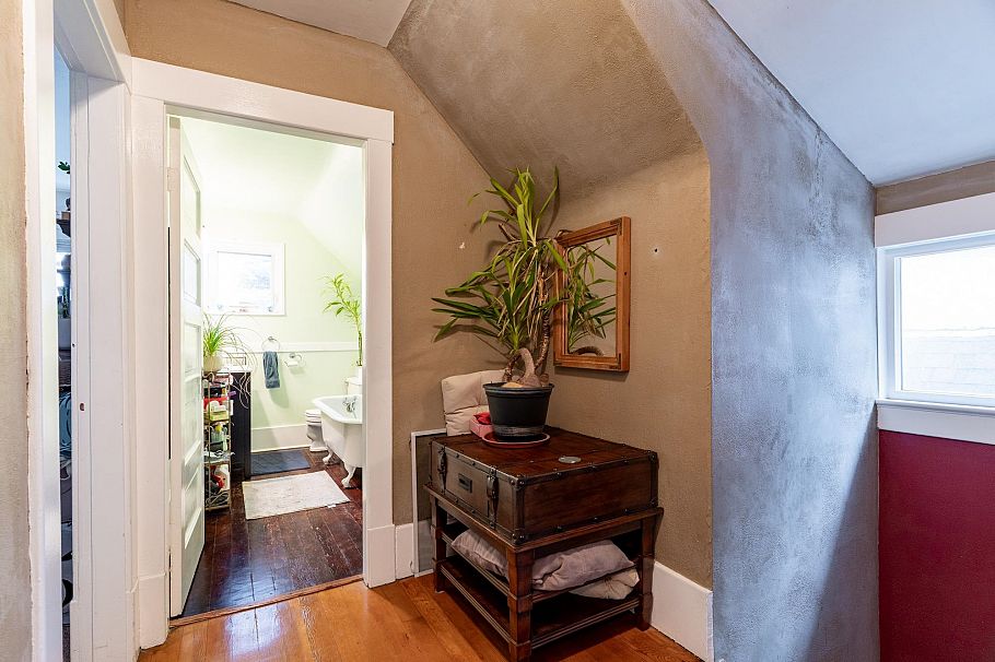 1830 E 1st Avenue Vancouver, BC - 19