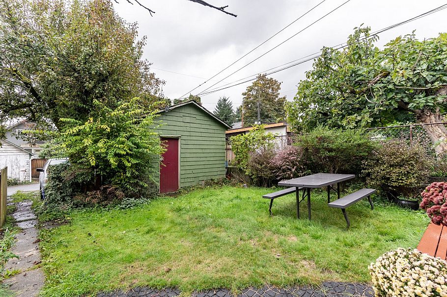 1830 E 1st Avenue Vancouver, BC - 35