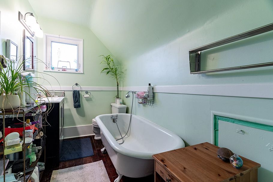 1830 E 1st Avenue Vancouver, BC - 18