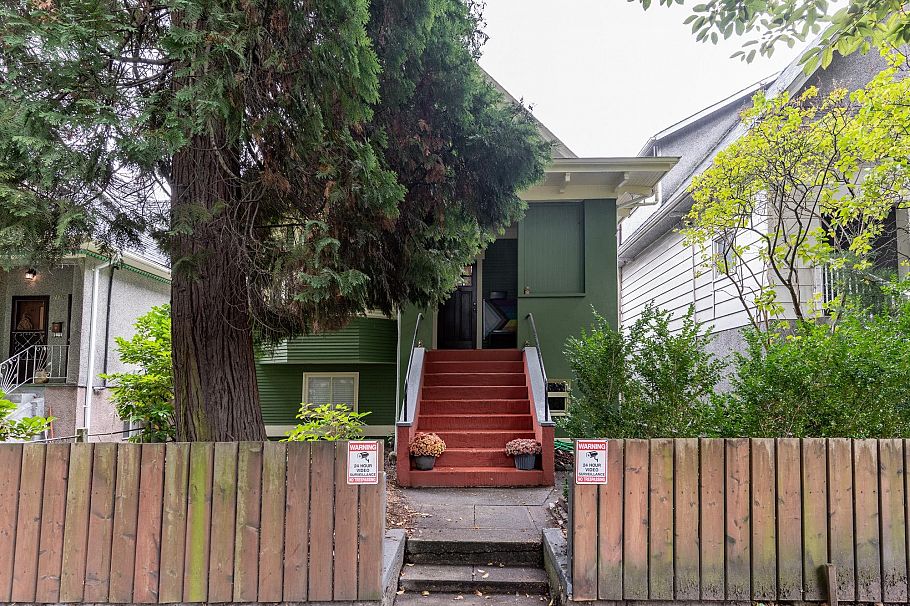 1830 E 1st Avenue Vancouver, BC - 2