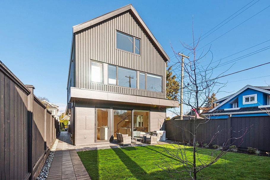 2 3620 W 20th Avenue Vancouver, BC - 1