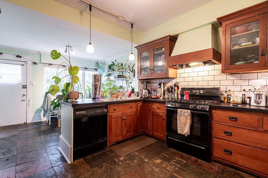 1830 E 1st Avenue Vancouver, BC - 5