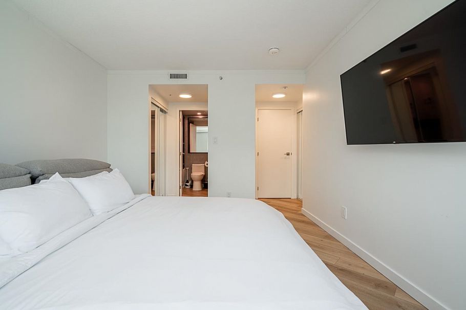 1201 1050 Burrard Street Vancouver, BC - 10