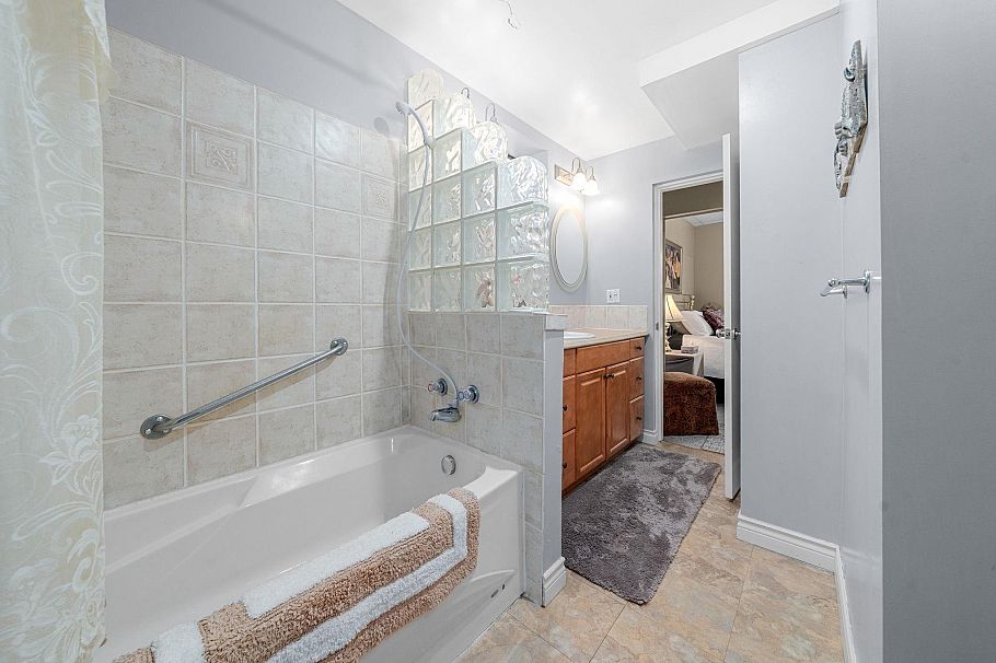 871 Fairway Drive North Vancouver, BC - 20