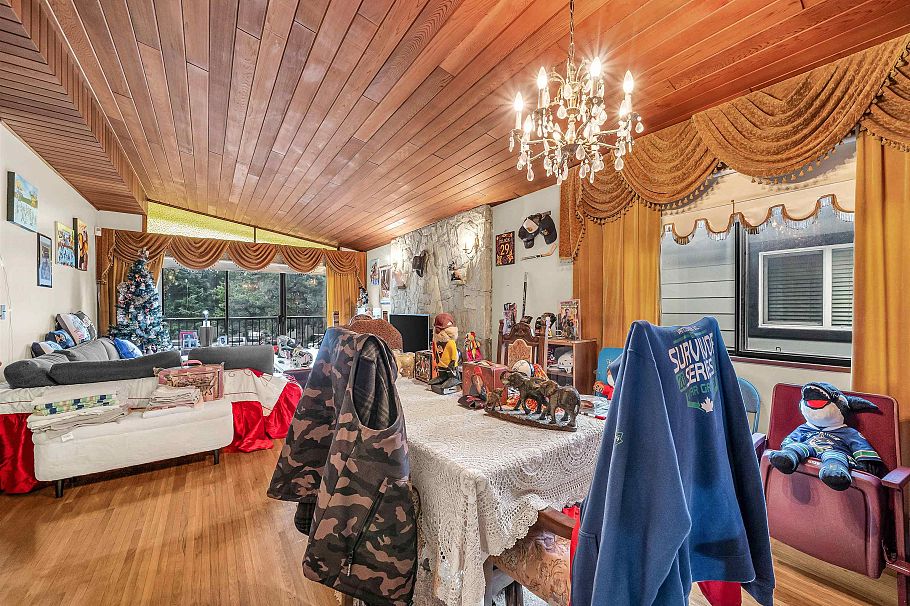 3112 E 1st Avenue Vancouver, BC - 10